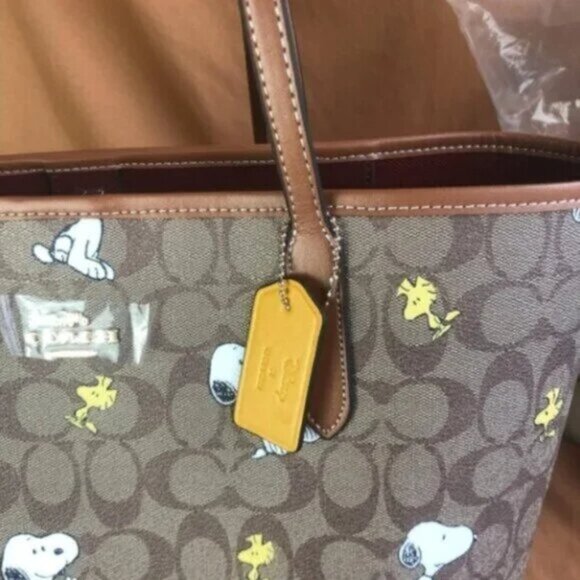 Coach X Peanuts City Tote In Signature Canvas With Snoopy Woodstock Print - Picture 3 of 11